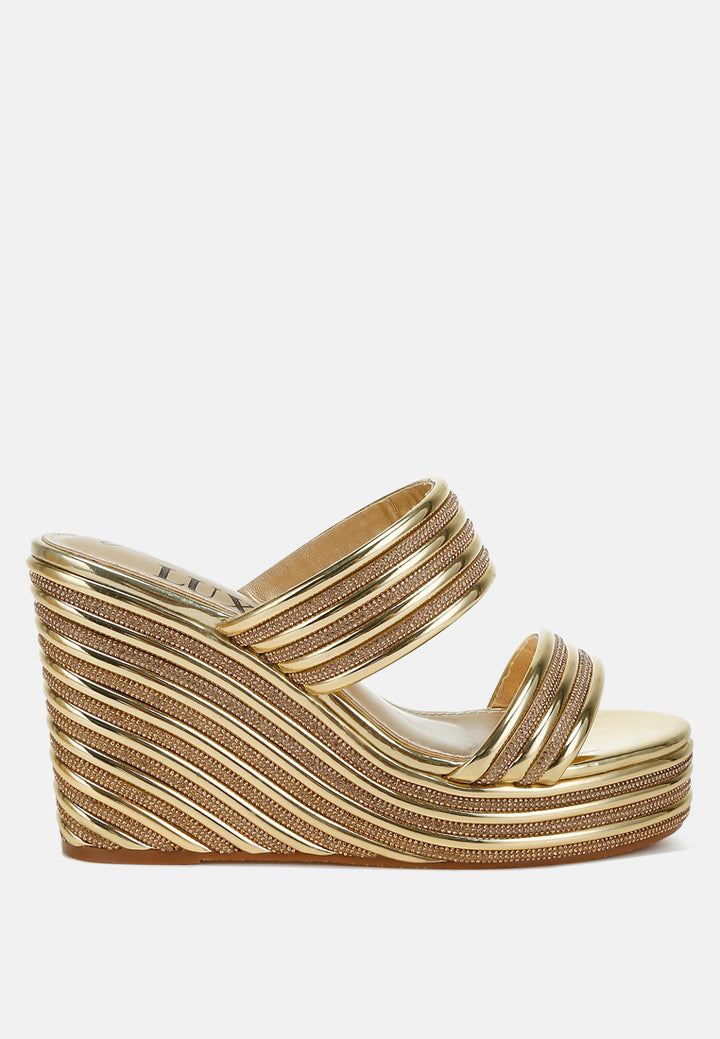 benched metallic faux leather wedge sandals#color_gold