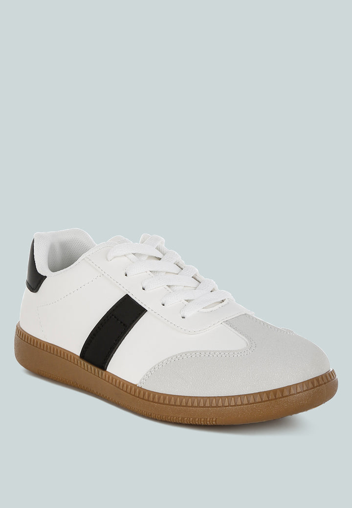 crossover classic lace-up flatform sneaker#color_white