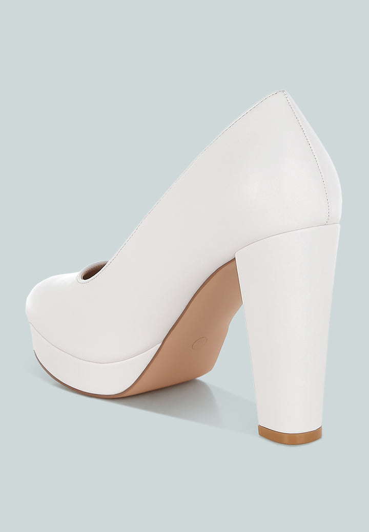 damsor faux leather block heel pumps#color_white