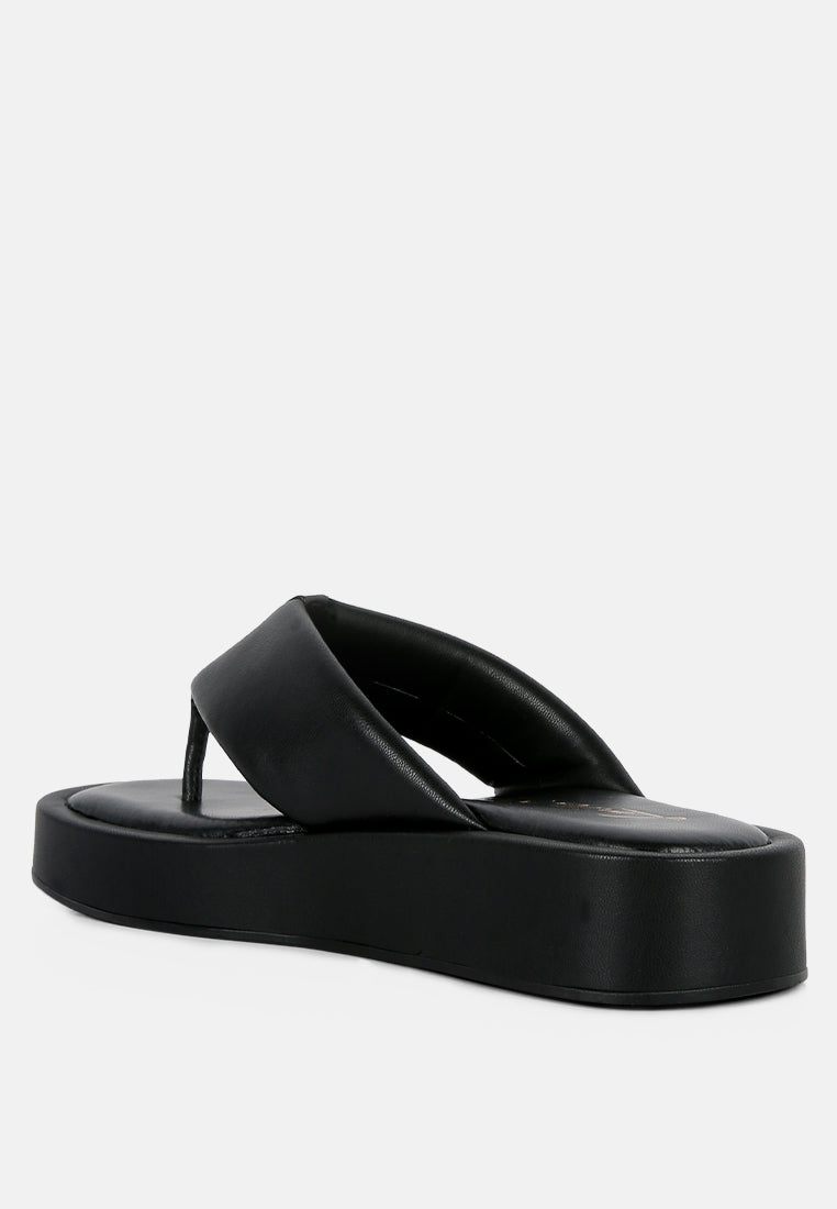 keeyana faux leather wide thong flats#color_black