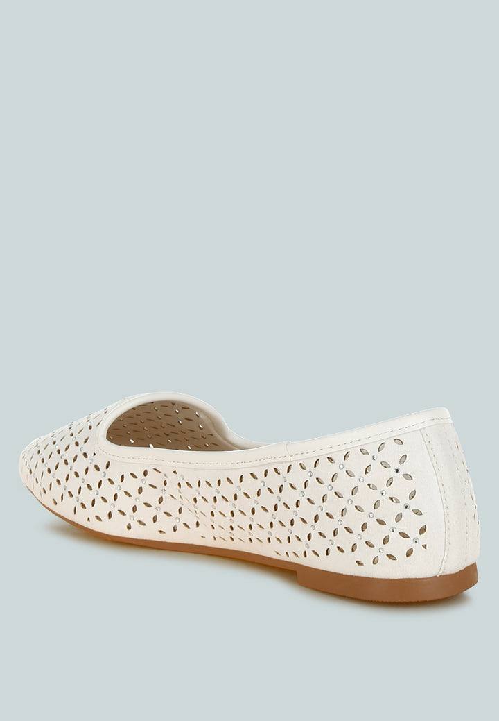 kyrie cut out detail ballerinas#color_white