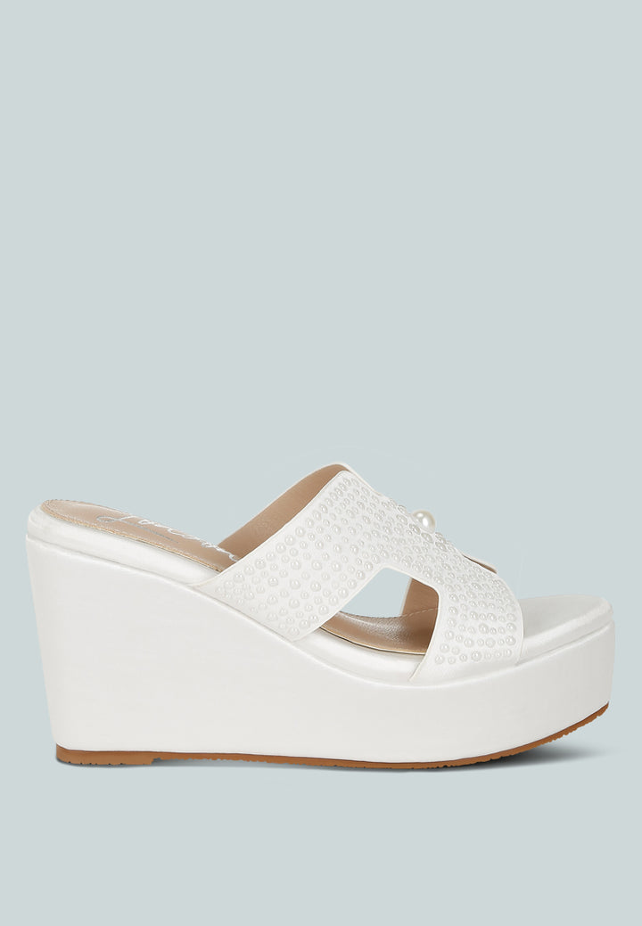 renier satin pearl detail wedge sandals#color_white