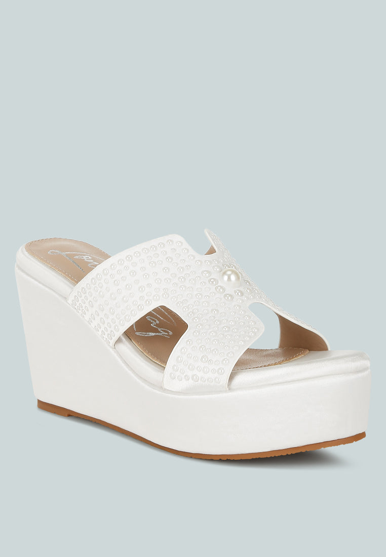 renier satin pearl detail wedge sandals#color_white