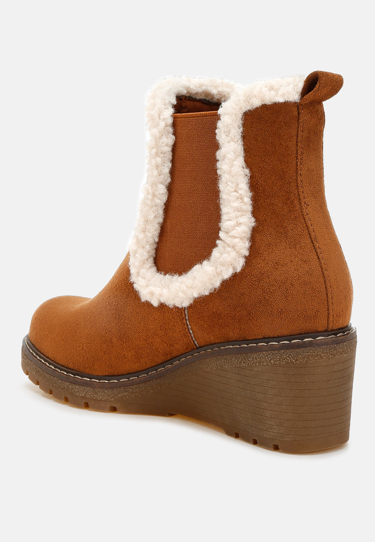 hunderhoof faux fur lined chelsea boots#color_tan