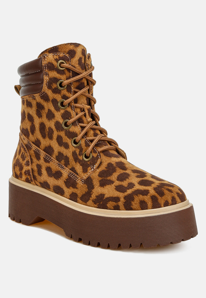 ujola high ankle leopard print suede boots#color_leopard