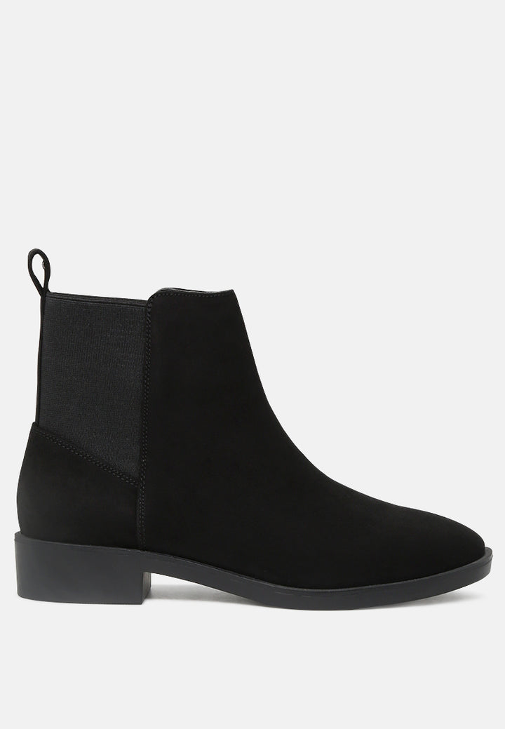 bunny chelsea boots to make a statement#color_black