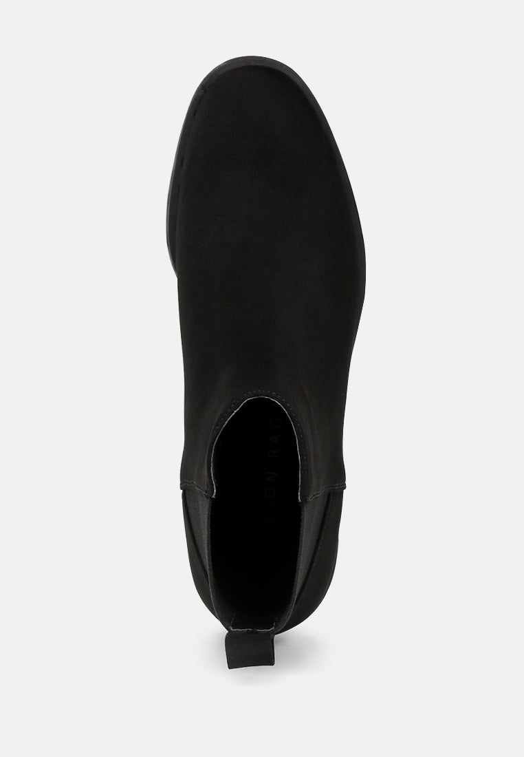 bunny chelsea boots to make a statement#color_black